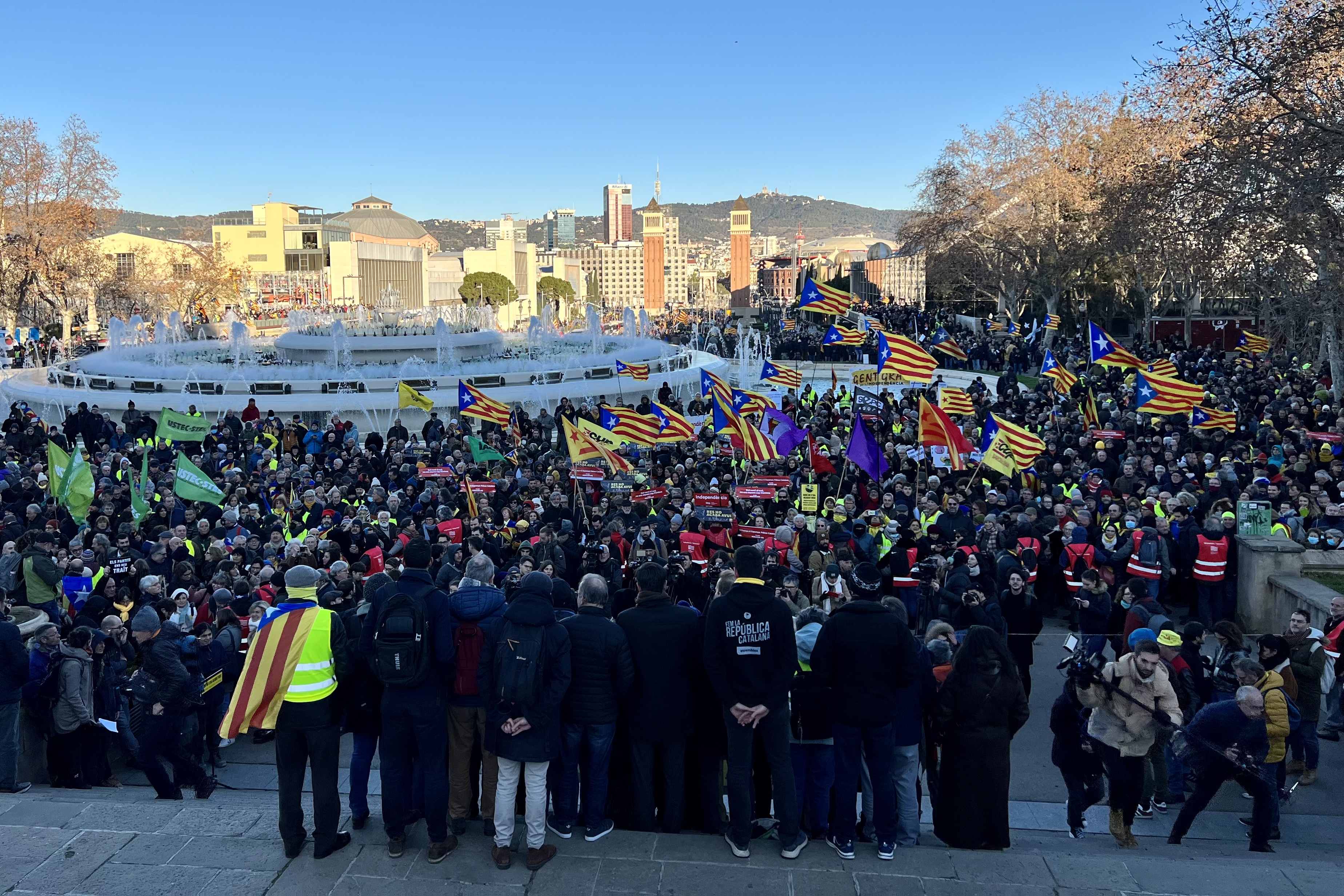 Thousands of pro-independence demonstrators rally against the France - Spain summit in Barcelona on January 19, 2023