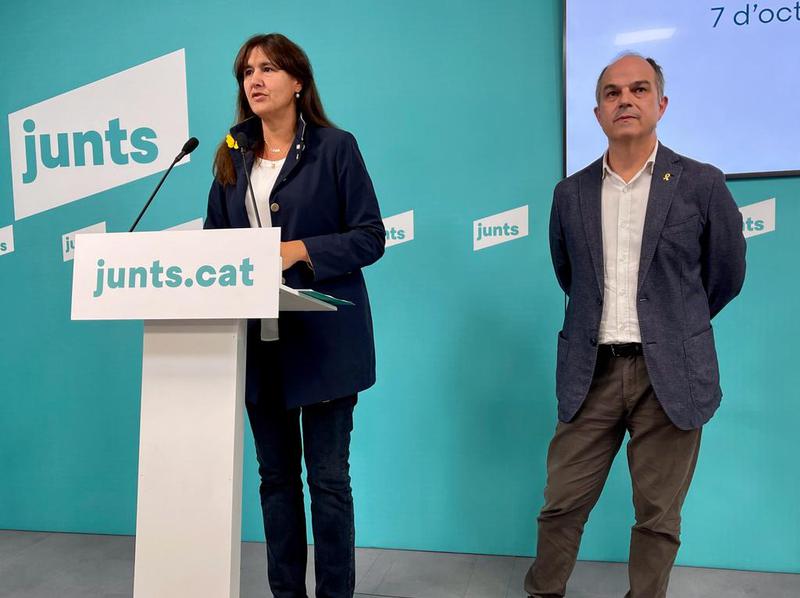 Junts' Laura Borràs and Jordi Turull announcing the party's decision to leave the government