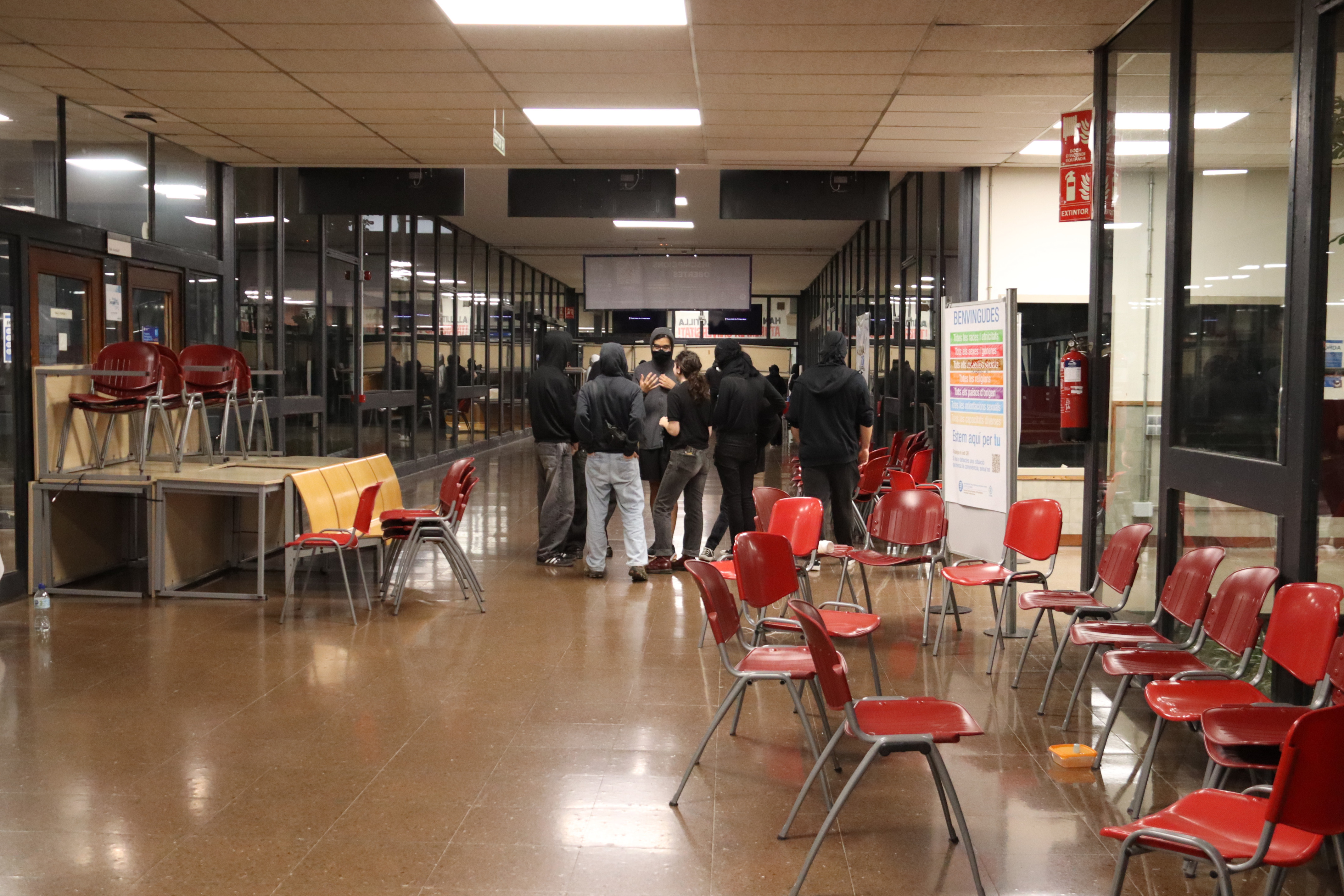 Students block access to the engineering building of the Polytechnic University of Catalonia