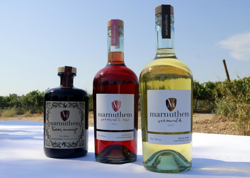 Bottles of the Rosat 2024 and Blanc 2023 vermouths made by Marnuthem, named best vermouths in the world in the semi-sweet and semi-dry categories