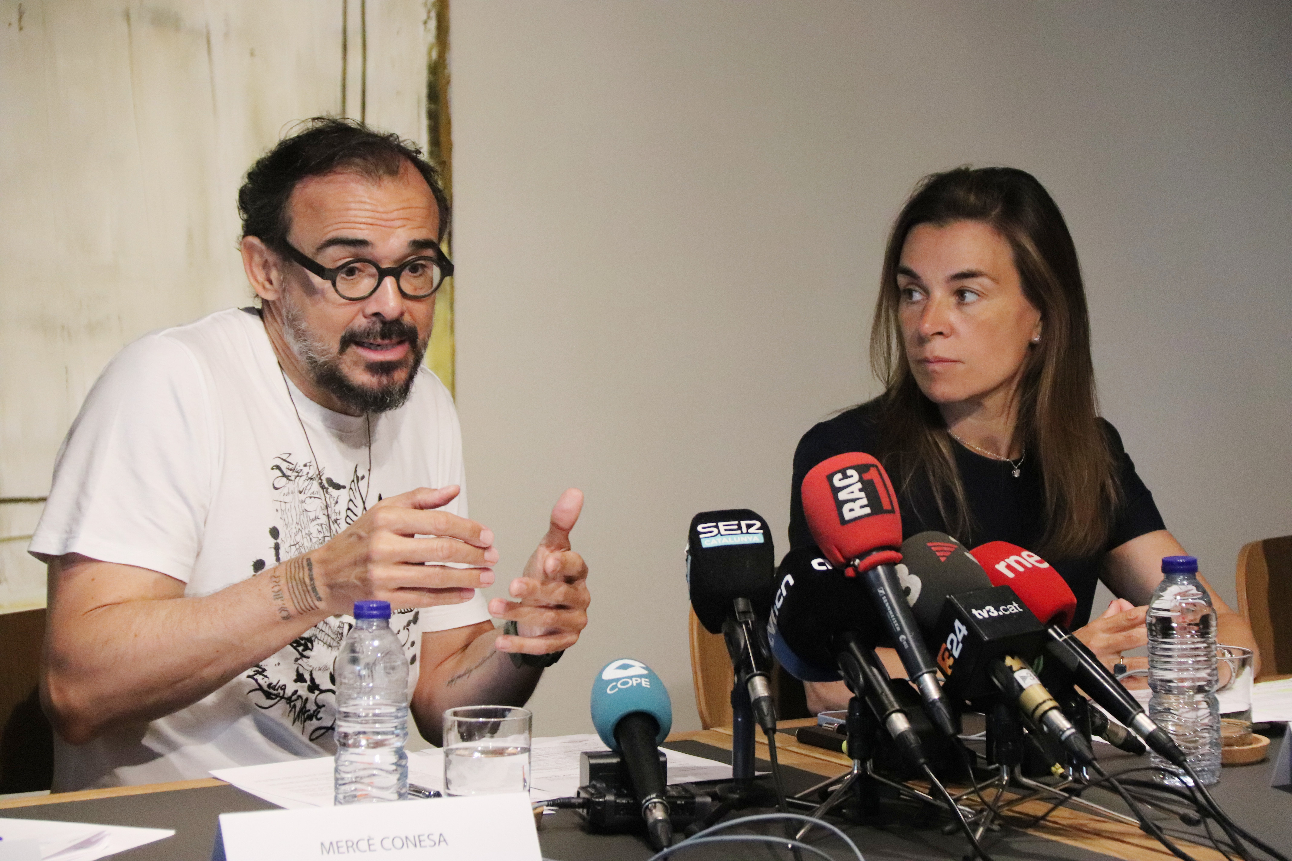 Businessman and eco-social activist Sergi Ferrer-Salat and president of Barcelona Global, Maite Barrera, at a press conference