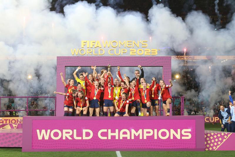 Spain's World Cup-winning team lift the trophy