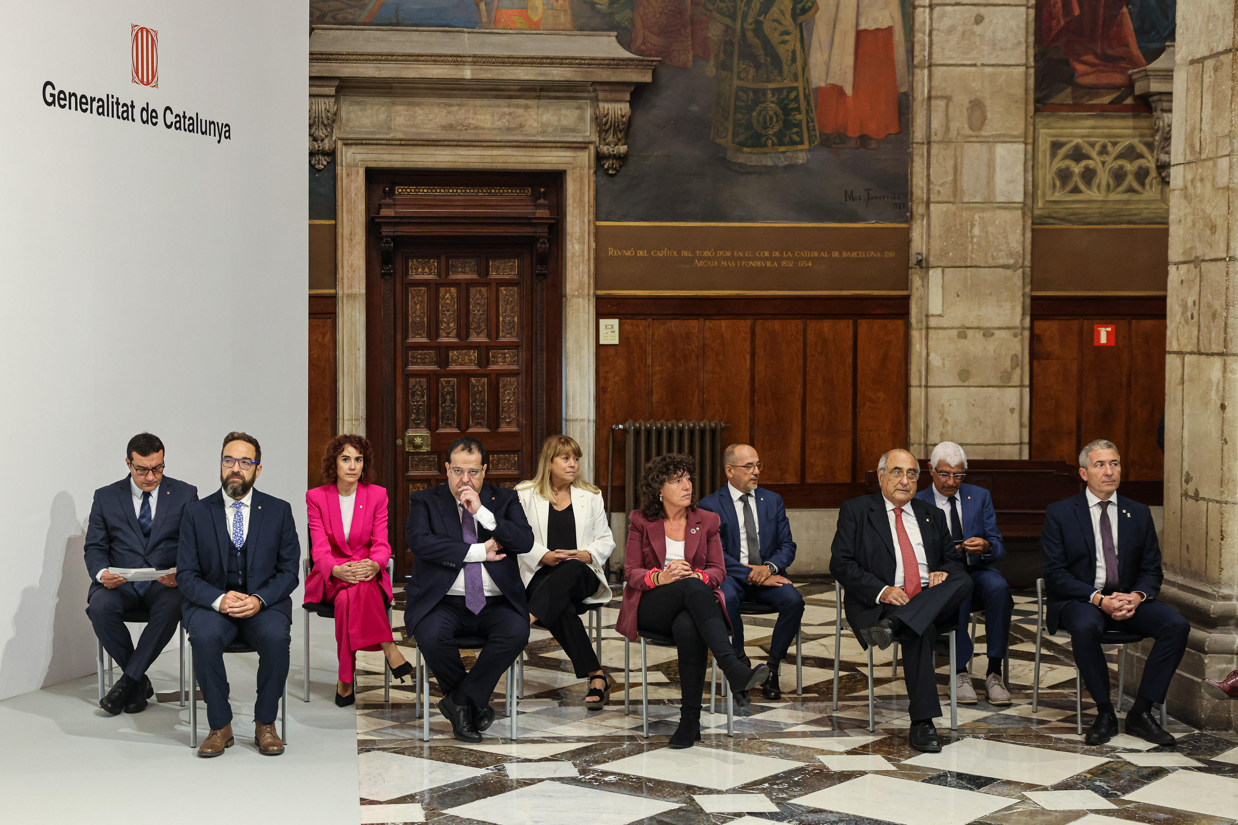 Ministers of the first solo government of Esquerra Republicana de Catalunya since 1934 during the appointing ceremony on October 11, 2022