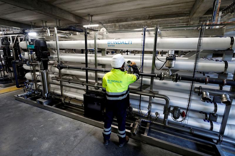 A worker at Bondalti Water