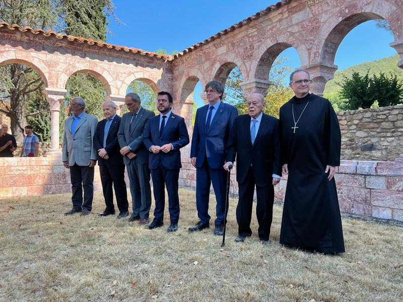 Current and former Catalan presidents Aragonès, Puigdemont, Montilla, Torra, Pujol at the Abbey of Saint-Michel-de-Cuxa in Northern Catalonia