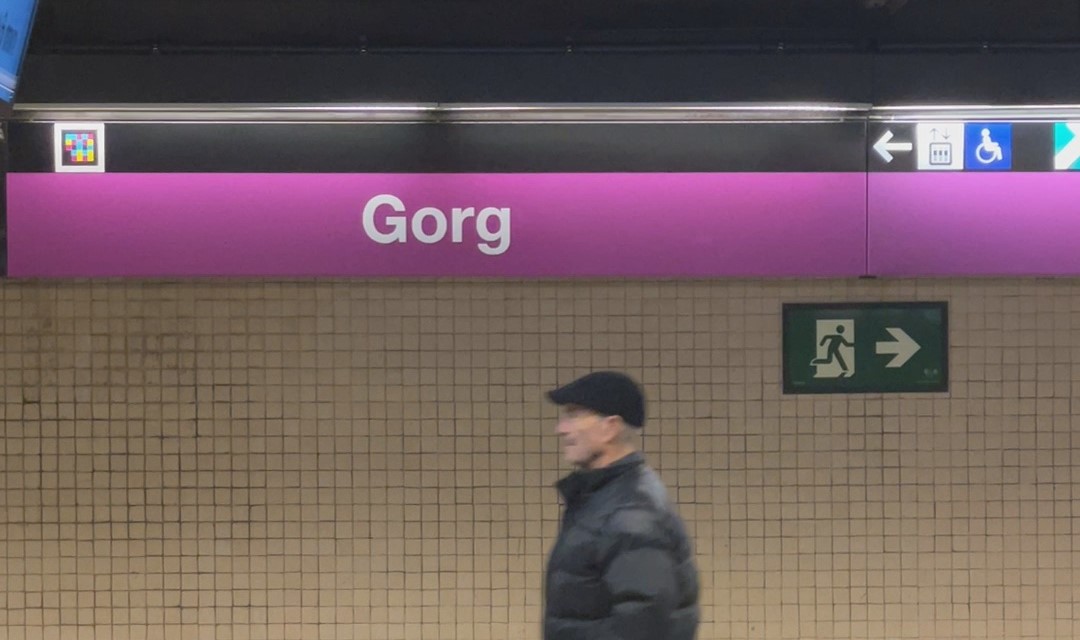 A man walks through the Gorg metro station