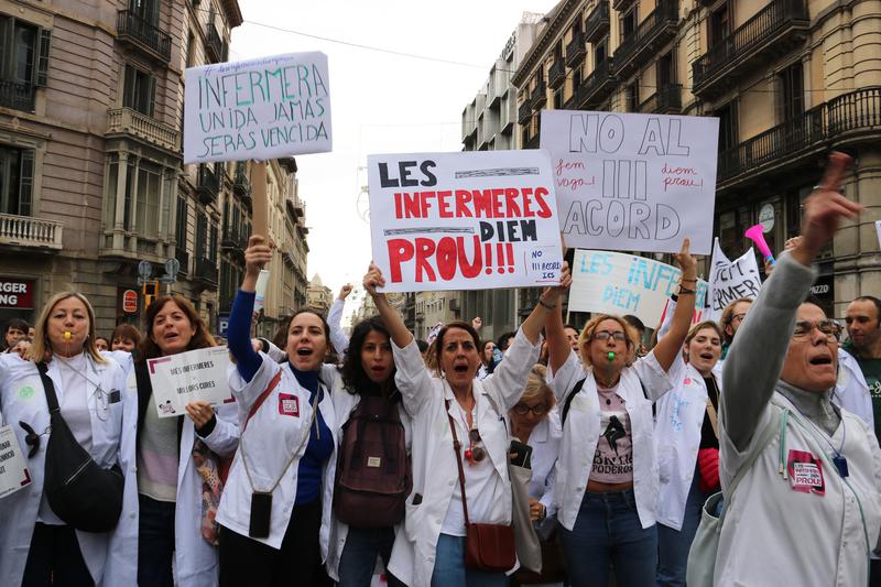 'Nurses say enough!' - Nurses strike in Barcelona