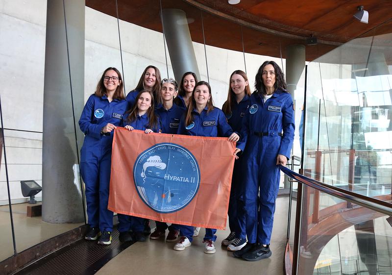 Hypatia astronauts suggest using <strong>menstrual blood as fertilizer for plants </strong>on Mars&nbsp;