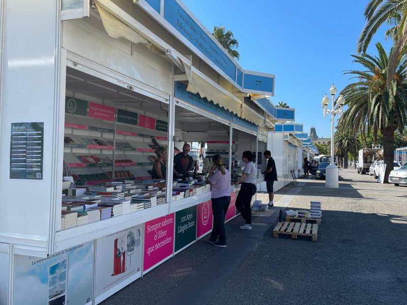 Exhibitors getting ready for the 41st edition of the Catalan Book Week