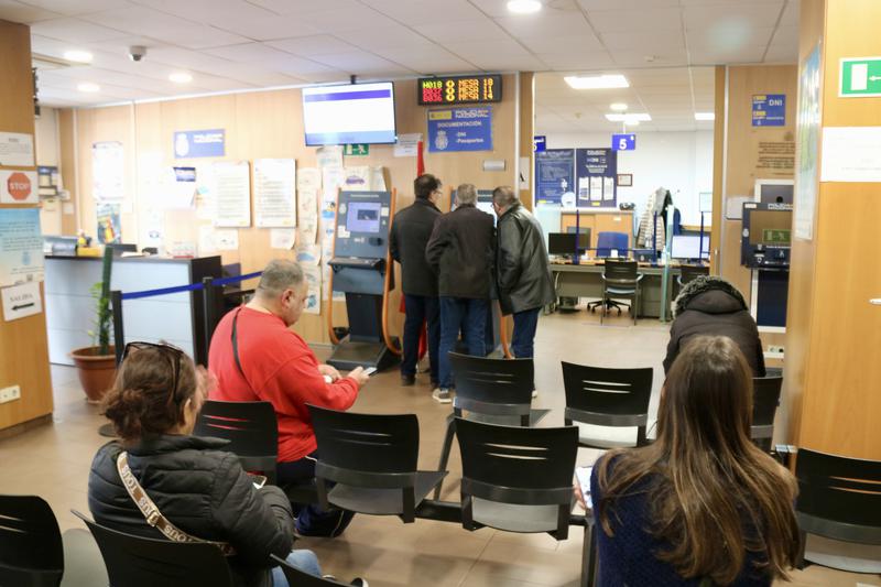 People waiting for their turn at L’Hospitalet de Llobregat police station