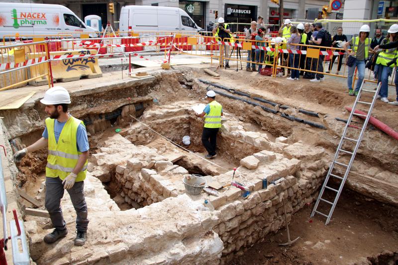 Construction works in Barcelona's Via Laietana boulevard found several archaeological remains on May 30, 2023