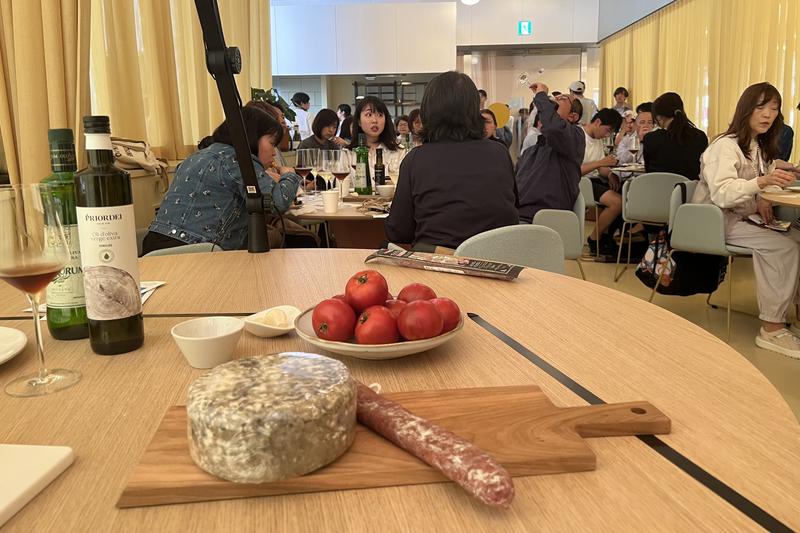 The pa amb tomàquet workshop at the Catalan Week at the Osaka Expo