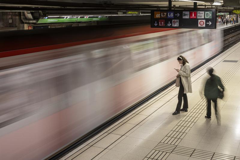 El metro de Barcelona desplegarà 138 trens per Sant Jordi, la jornada amb més passatge de l’any