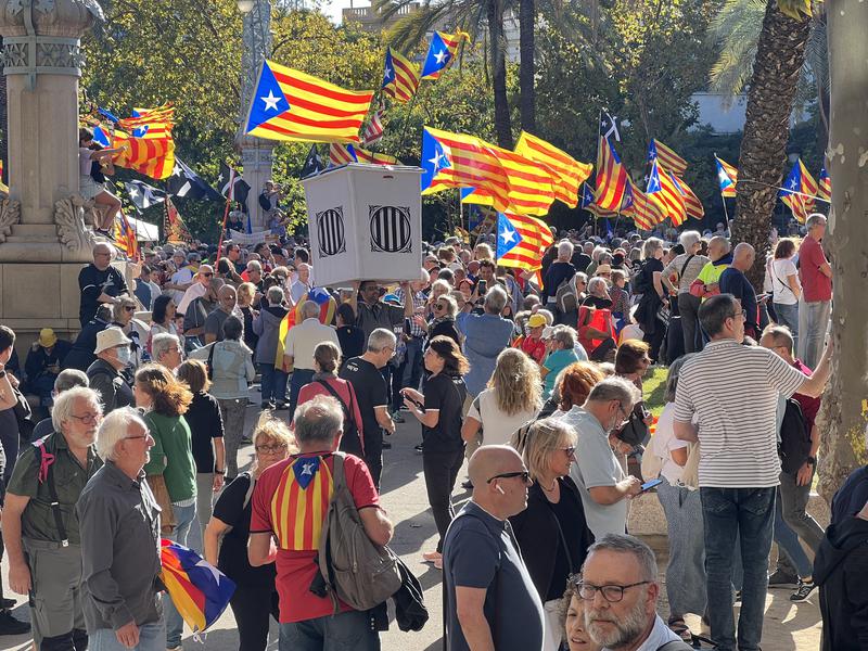 Image of the main pro-independence protest to mark the 2017 referendum's fifth anniversary, on October 1, 2022
