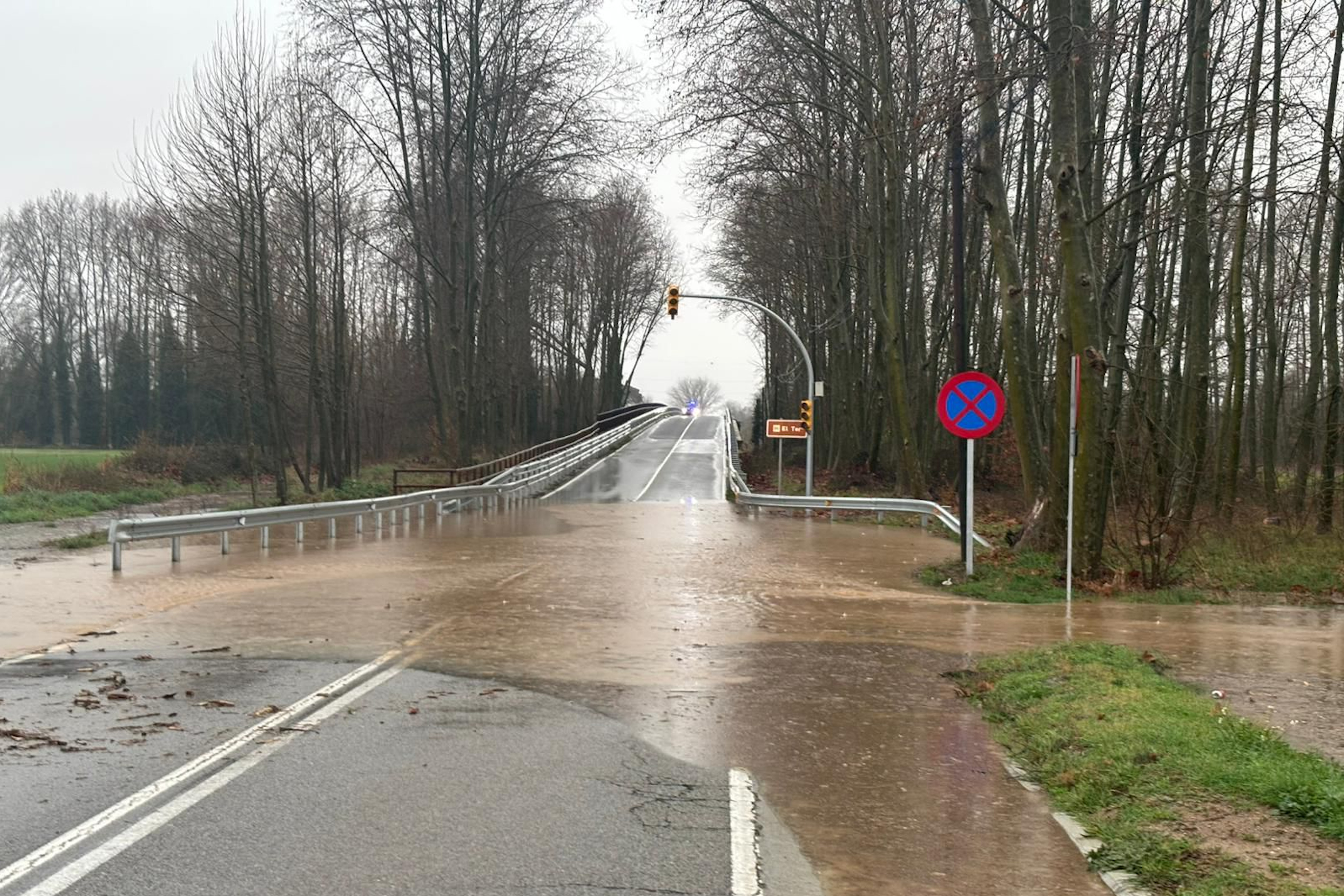 The Ter River burst its banks in Verges