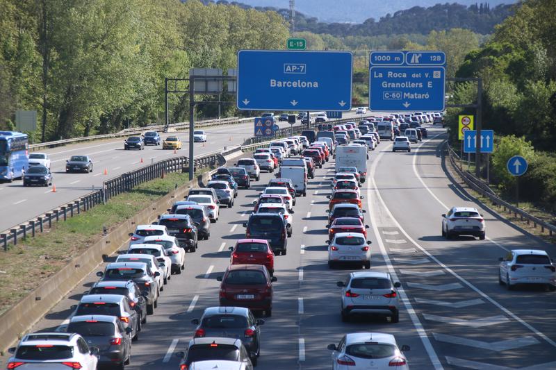 Congestion on the AP-7 near La Roca del Vallès