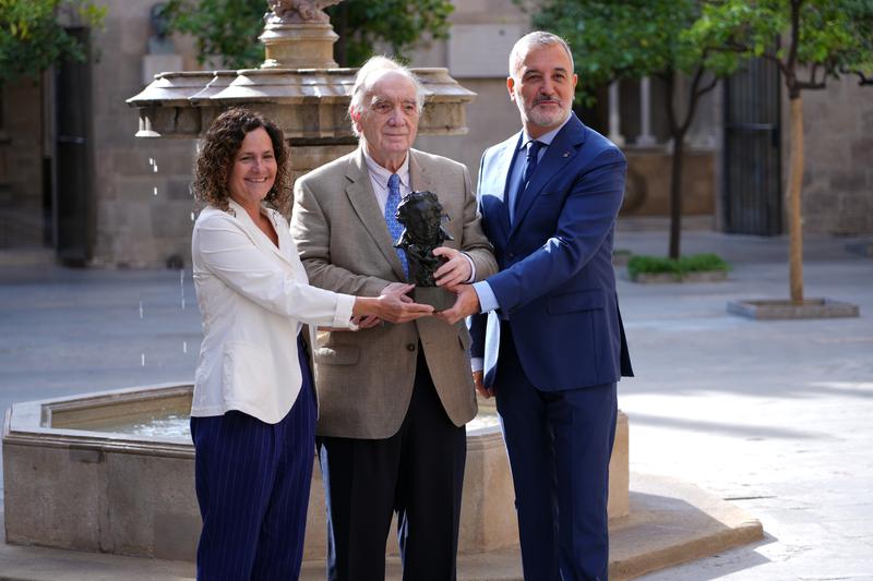 Spain's Film Academy president Fernando Méndez-Leite, Barcelona mayor Jaume Collboni and catalan culture minister Sònia Hernández unveiling the details of the 2026 Goya Awards ceremony on September 5, 2025