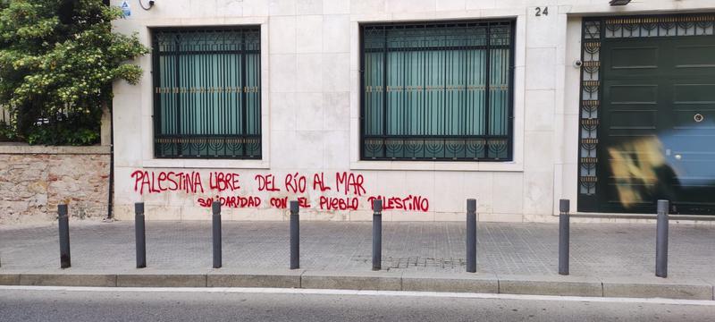"Free Palestine from the river to the sea" graffiti on Barcelona synagogue