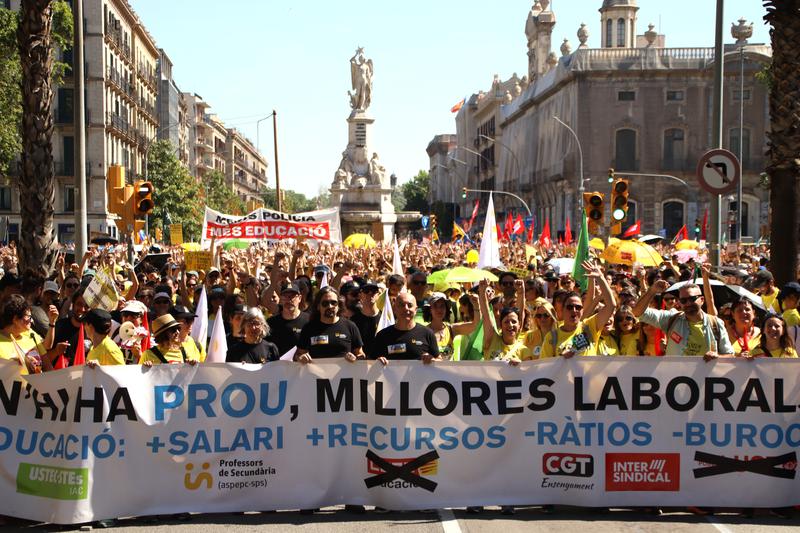 Teachers protest in Barcelona