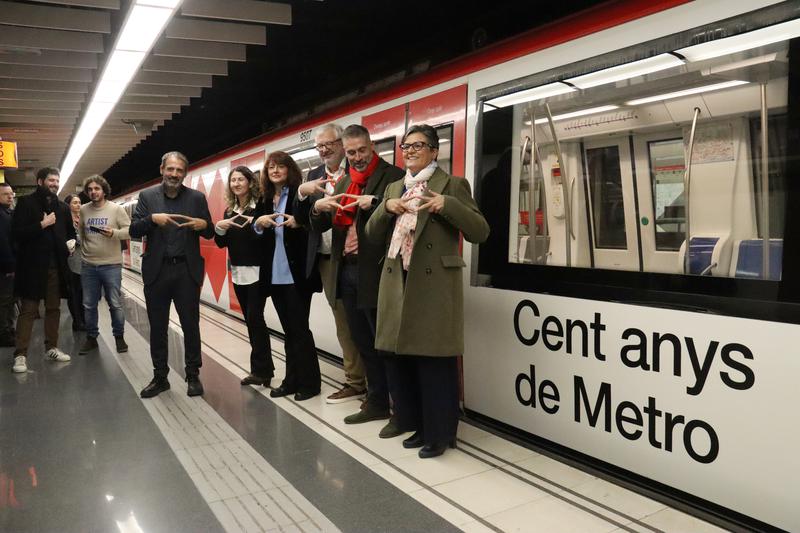 A train carriage decorated to mark the occasion (ACN)