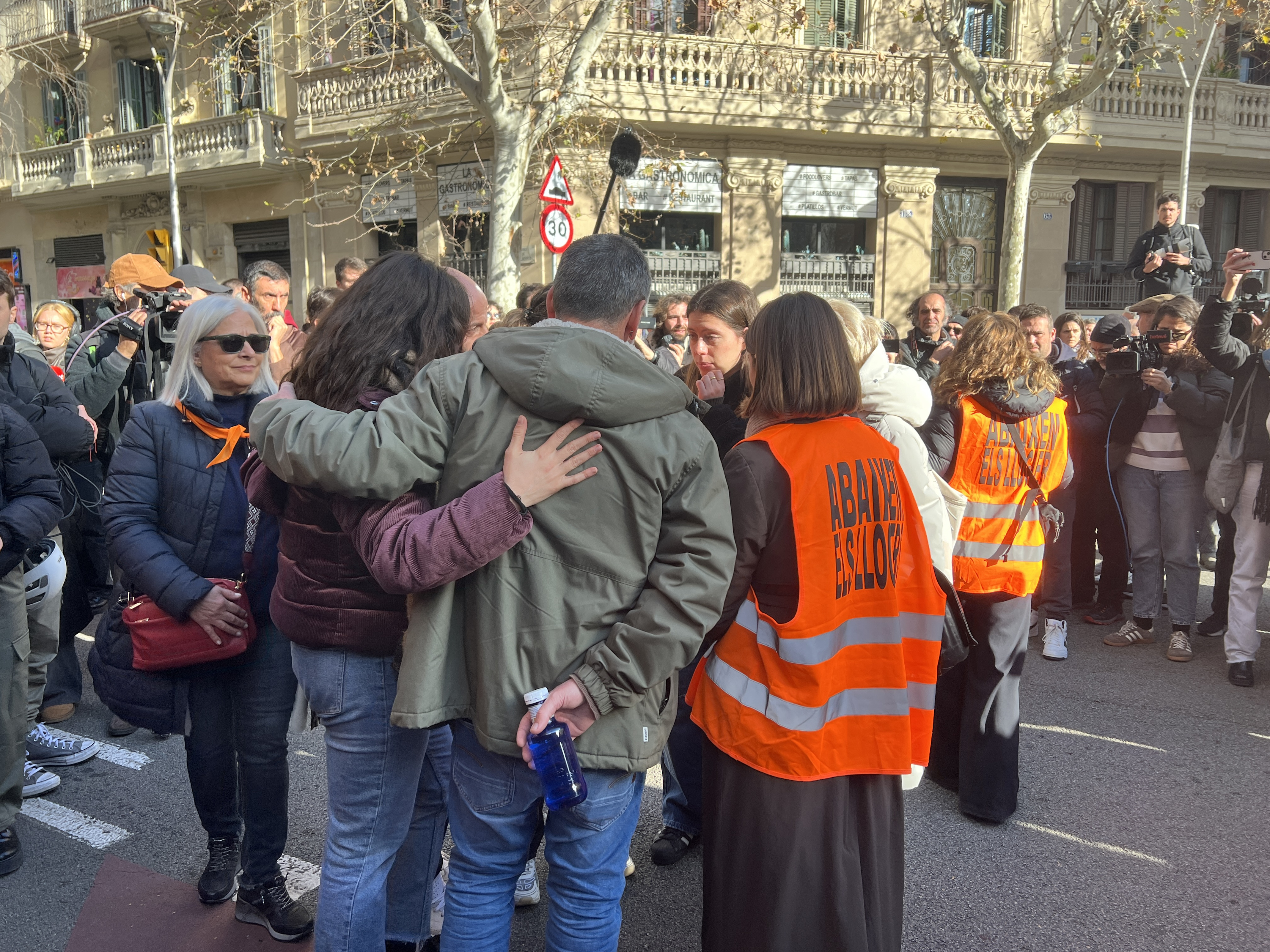 Josep, the Casa Orsola neighbor who was to be evicted, receives the news that the eviction has been postponed