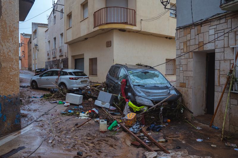 Several towed cars due to the torrential rain in Godall, in southern Catalonia
