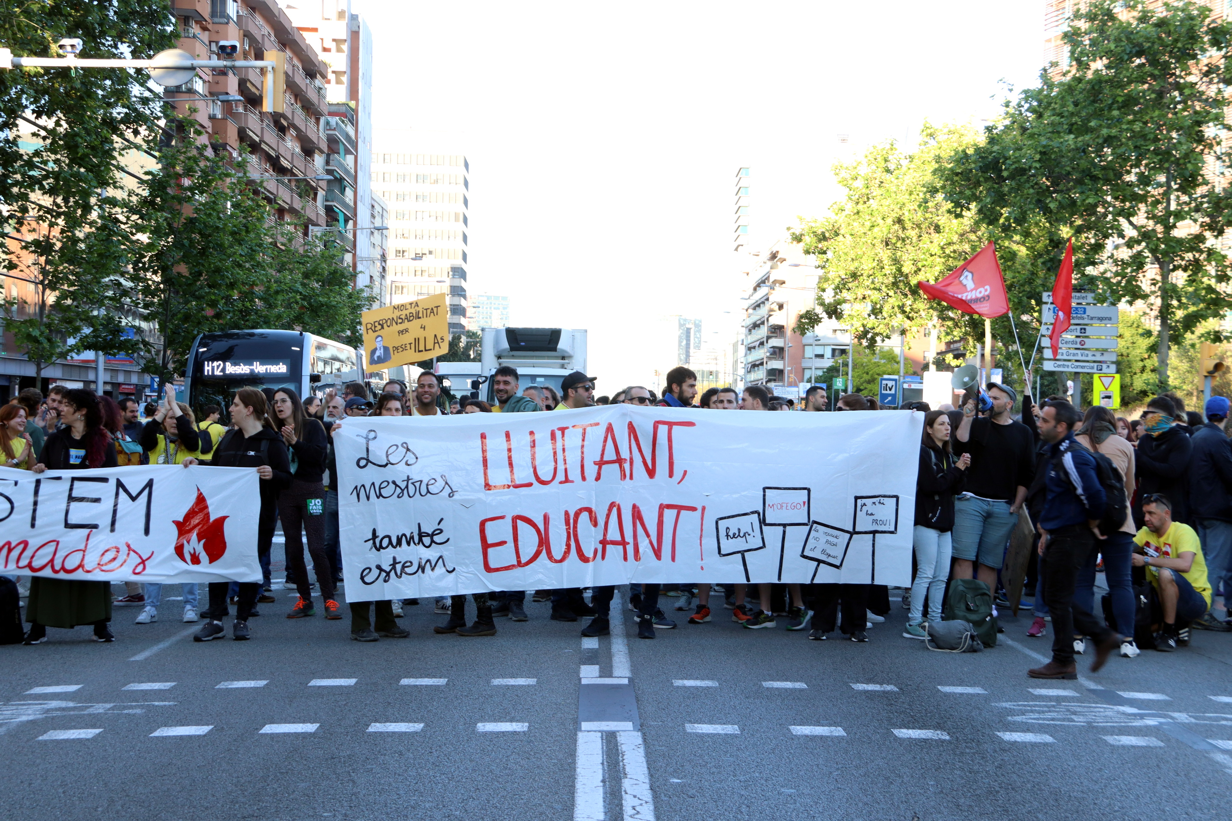 Teachers on strike block Gran Via in Barcelona