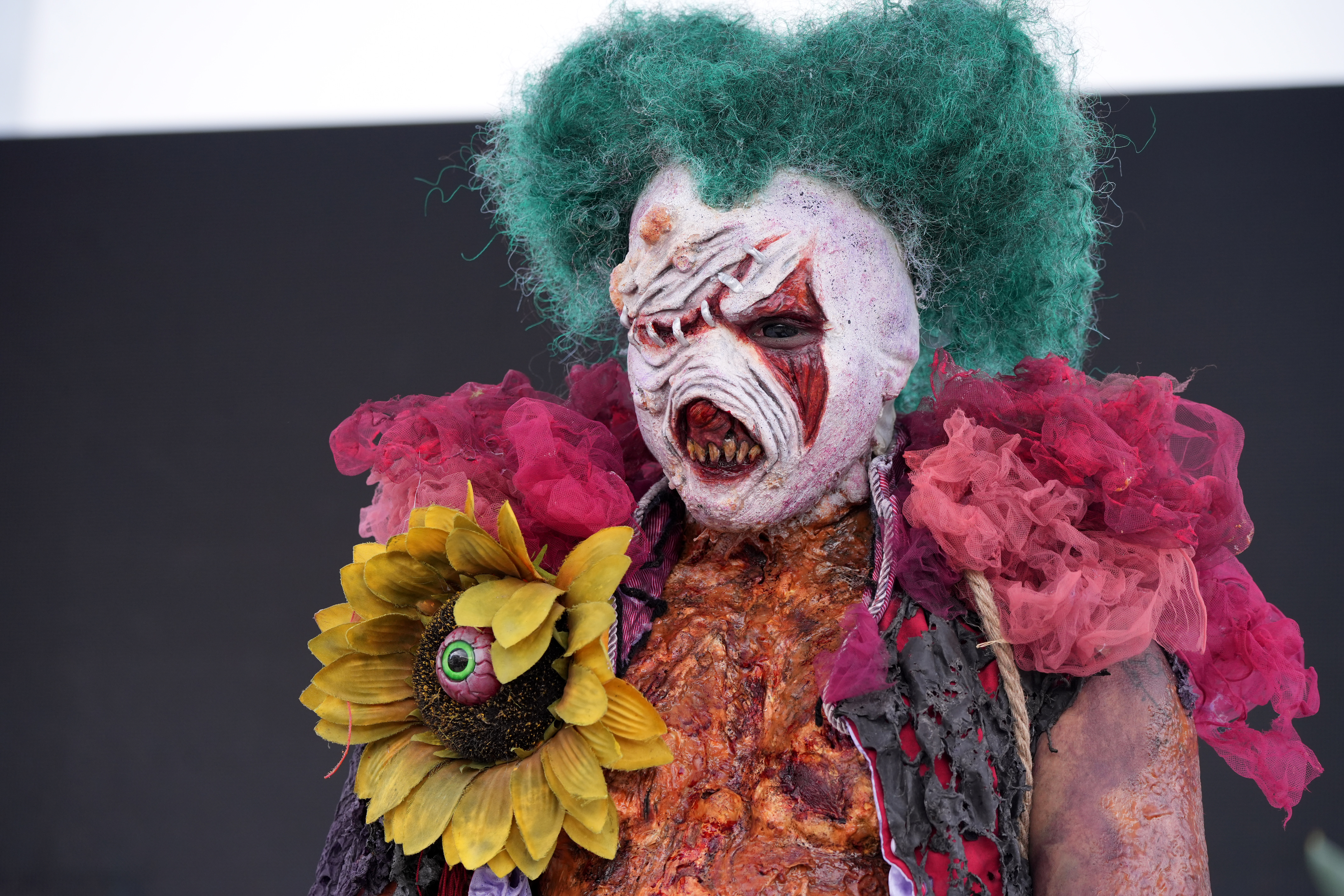 Another frightening clown prepared for the march