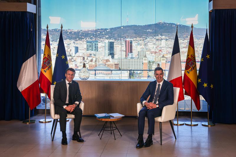 French President Emmanuel Macron and Spanish Prime Minister Pedro Sánchez during their summit in Barcelona, January 19, 2023