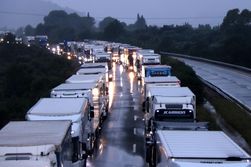 Long queues on Catalonia's main highway, the AP-7, in Montsià. 