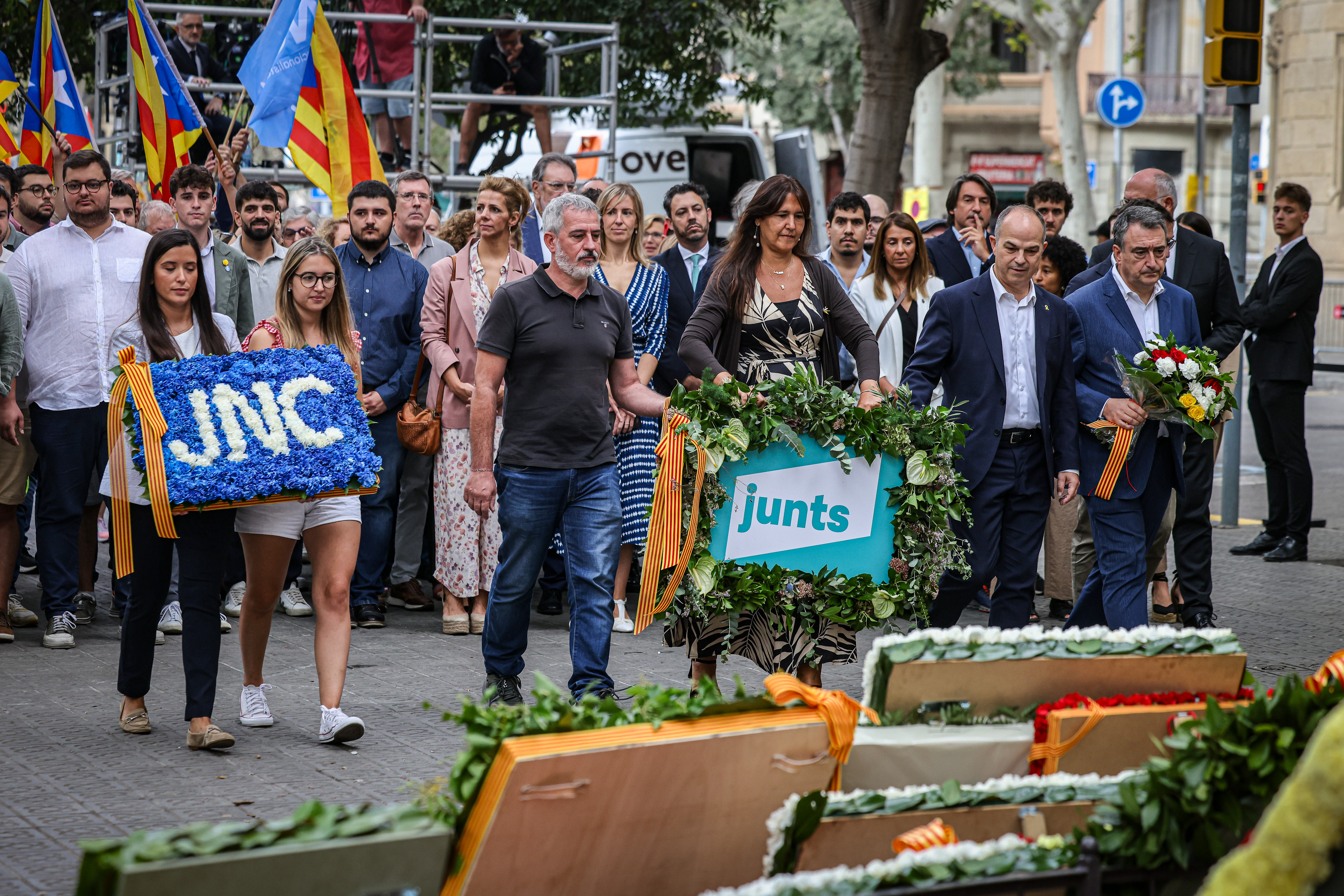 Pro-independence Junts at the traditional floral tribute on September 11, 2024.