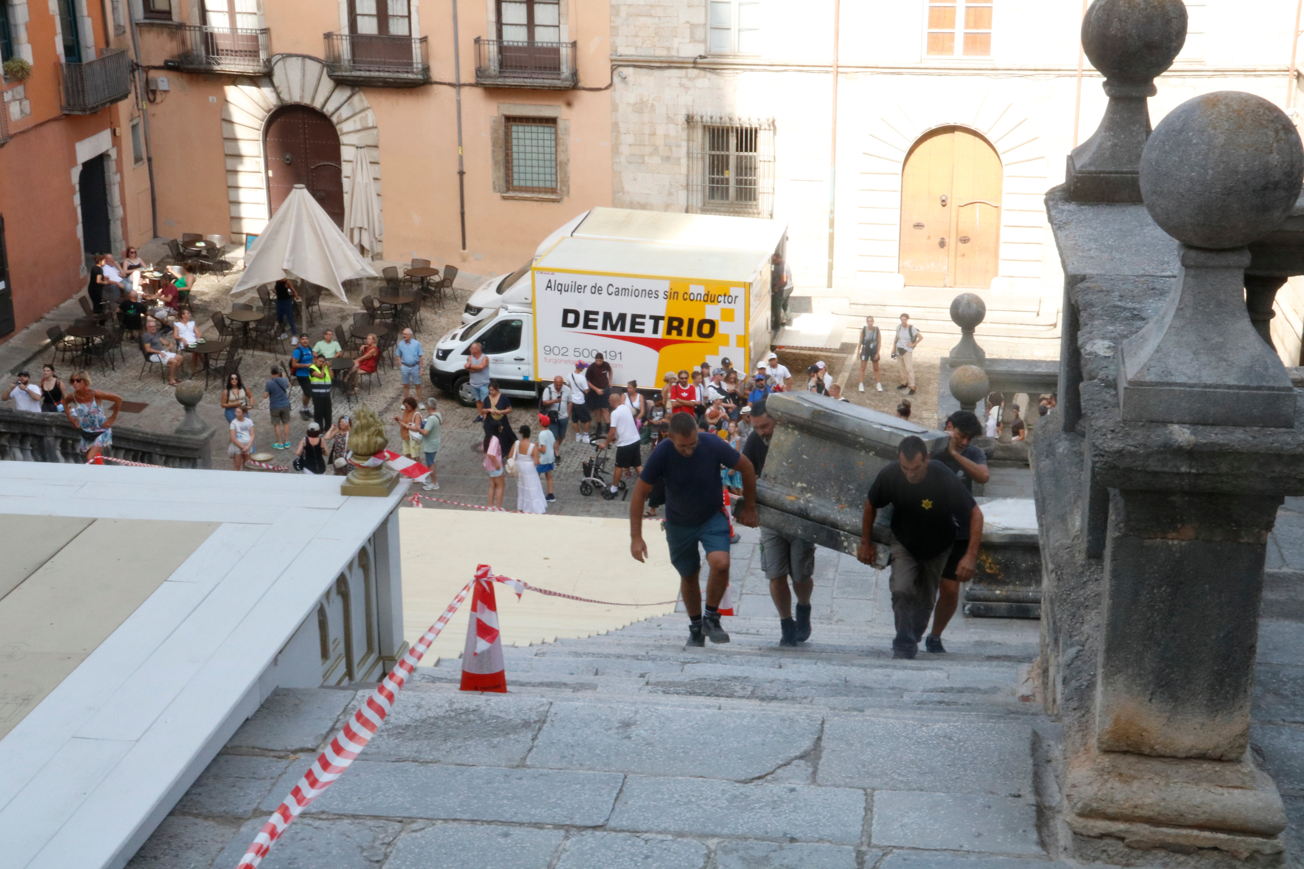 Preparations for the filming of the film 'Tangled' on the steps of Girona Cathedral