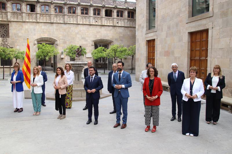 The Catalan government with the new ministers Anna Simó, Ester Capella, and David Mascort in the Catalan government headquarters on June 12, 2023