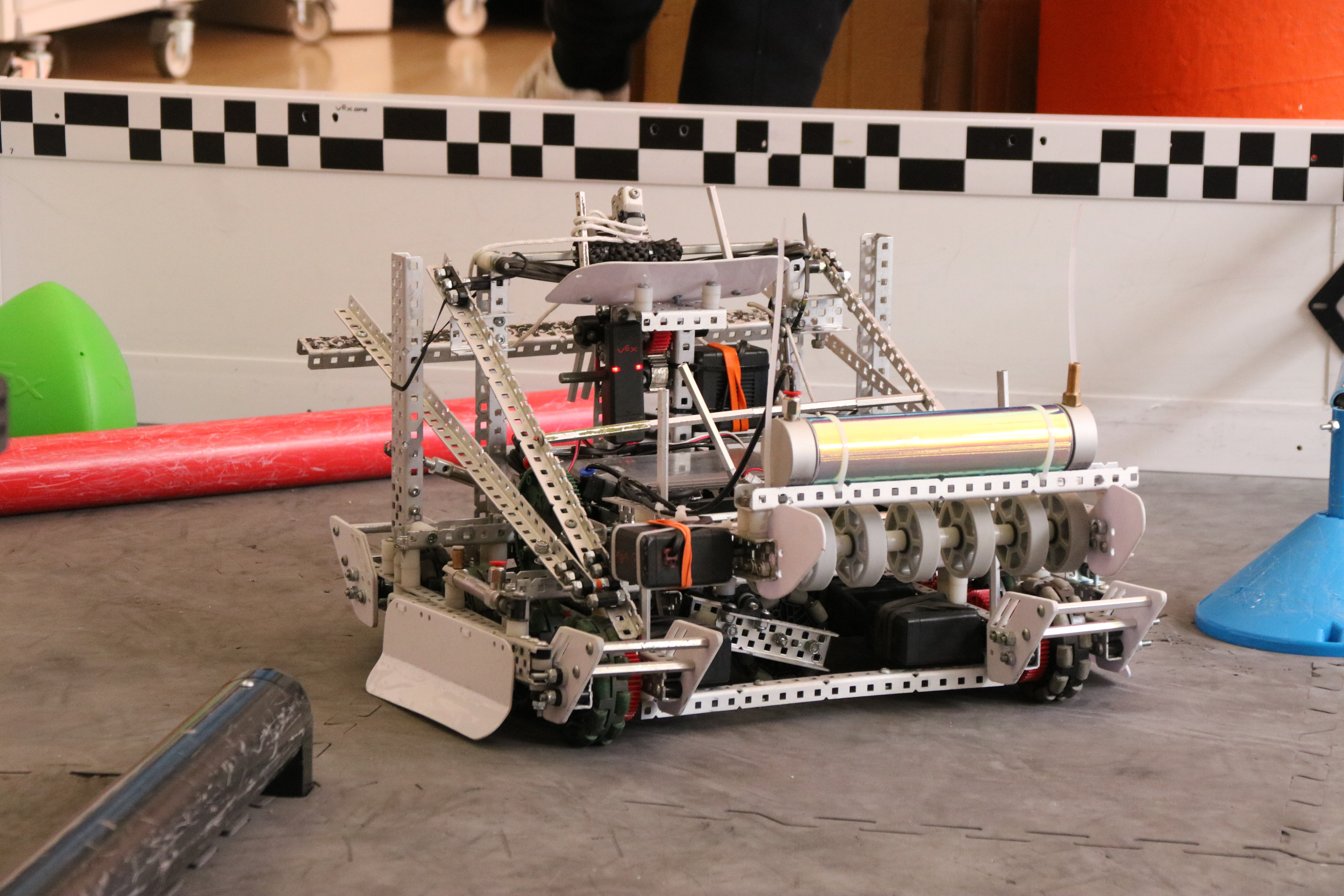 El robot que ha dissenyat un grup de joves gironins per competir al mundial