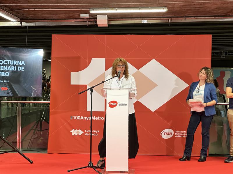 President of the Metropolitan Transport of Barcelona authority, Laia Bonet, announcing the details of the race