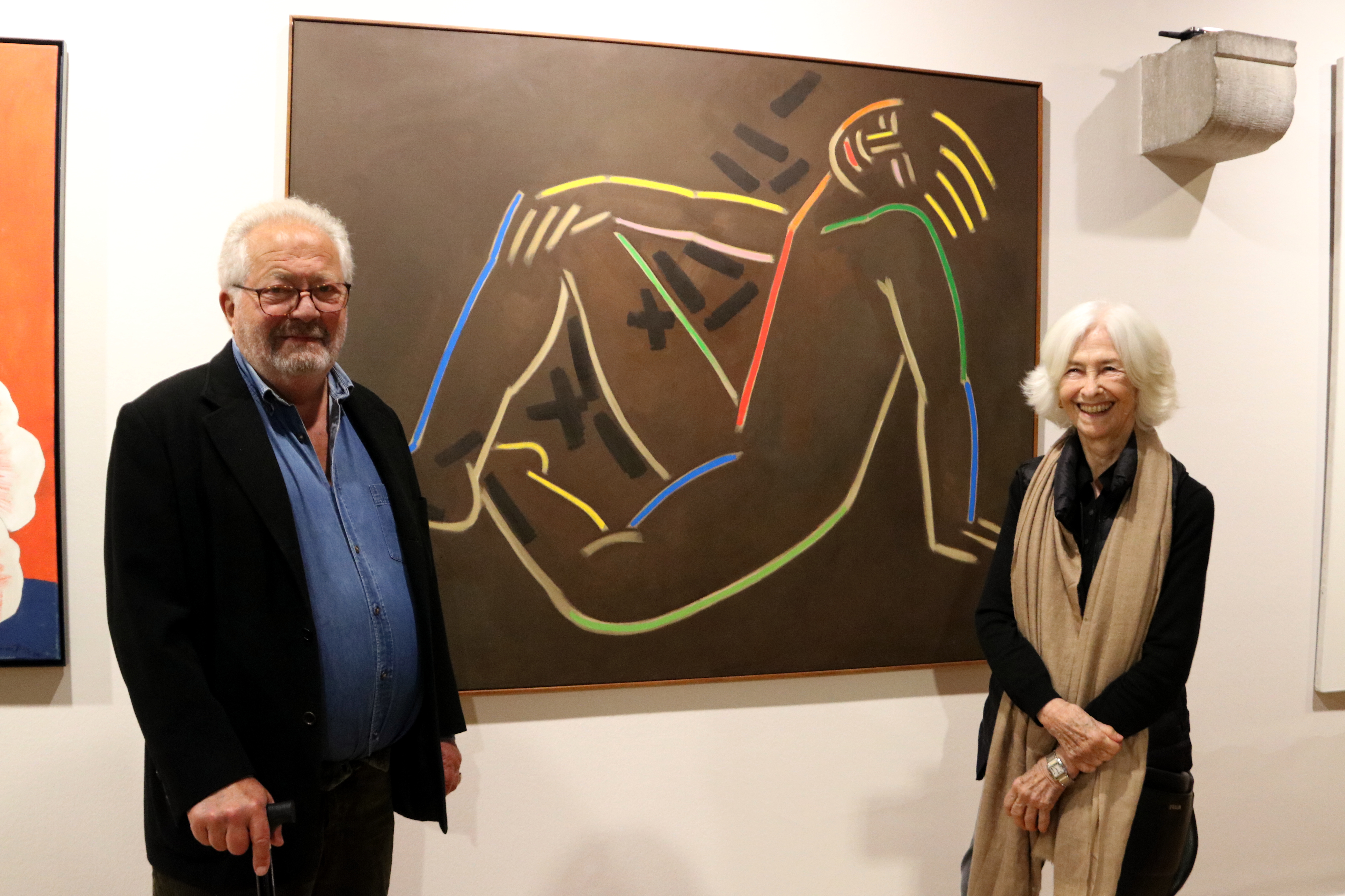 Artist Robert Llimós in front of his work 'Hora solar' accompanied by Carmen Bassat