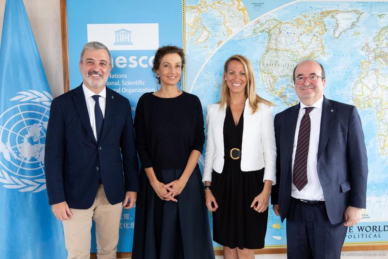 Barcelona mayor Jaume Collboni and UNESCO director general Audrey Azoulay, and Spanish tourism minister Miquel Iceta in Paris on June 20, 2024