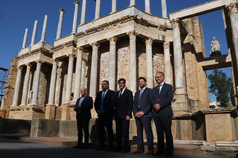 Catalan President, Salvador Illa, visiting the Roman theatre of Mérida this Thursday.