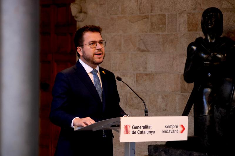 Pere Aragonès announces a snap election at the Palau de la Generalitat 