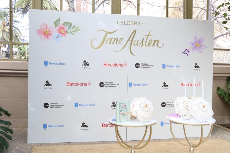 Photocall of Jane Austen reading party, at Barcelona's Parc de la Ciutadella