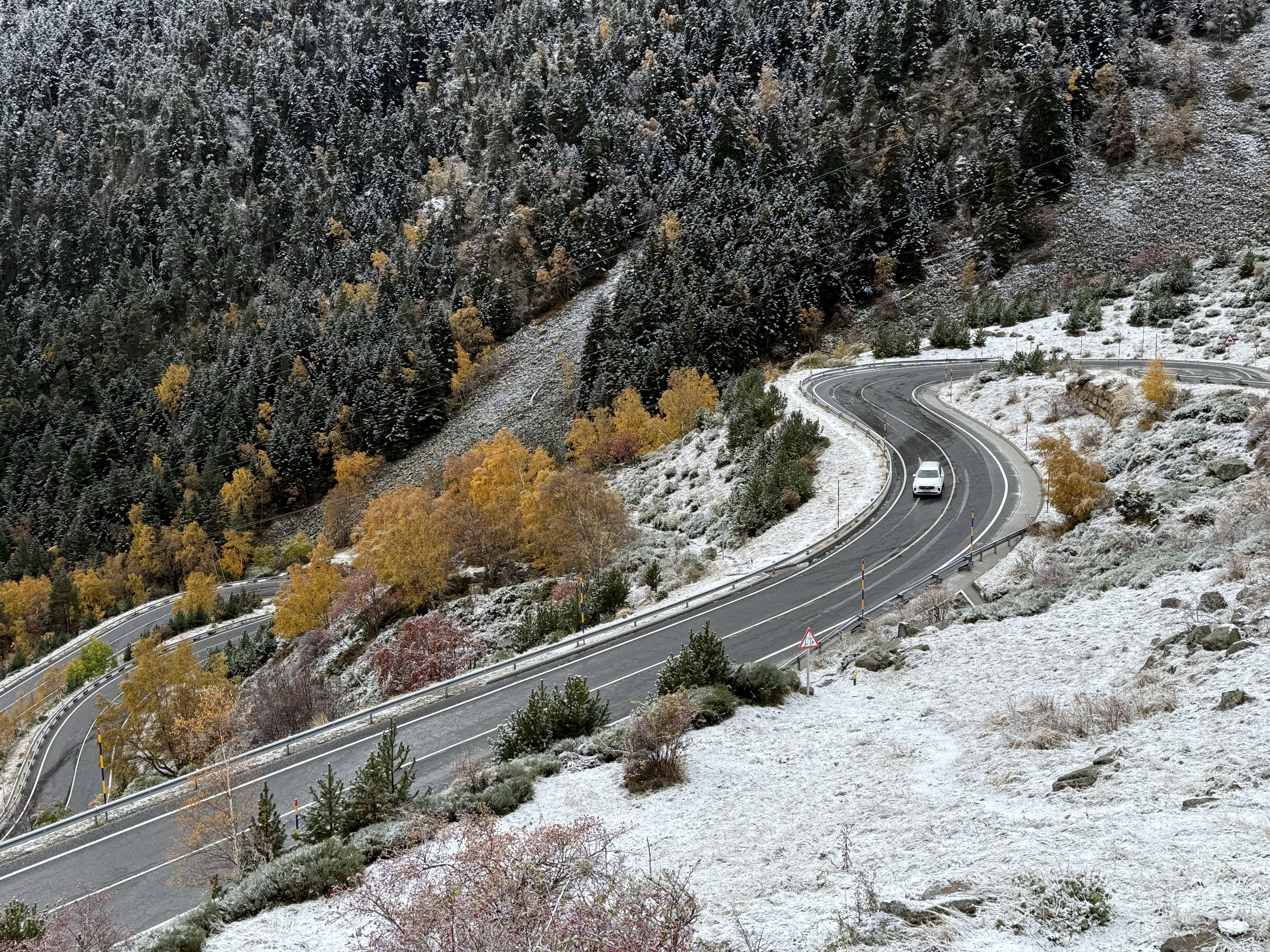 Panoràmica de la C-28, al prt de la Bonaigua.