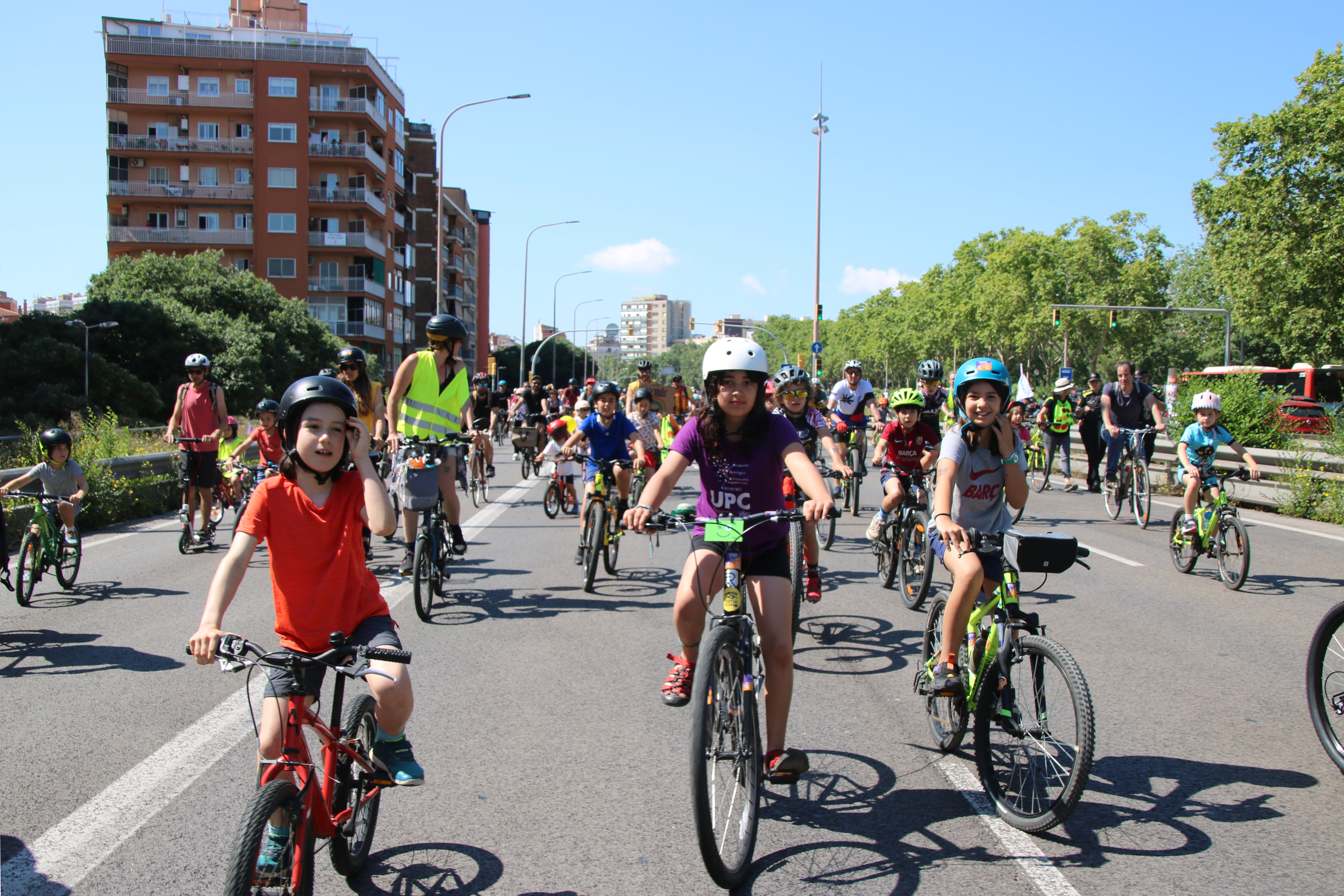La Kidical Mass del 2025 ha fet un recorregut per carrers de Sant Andreu