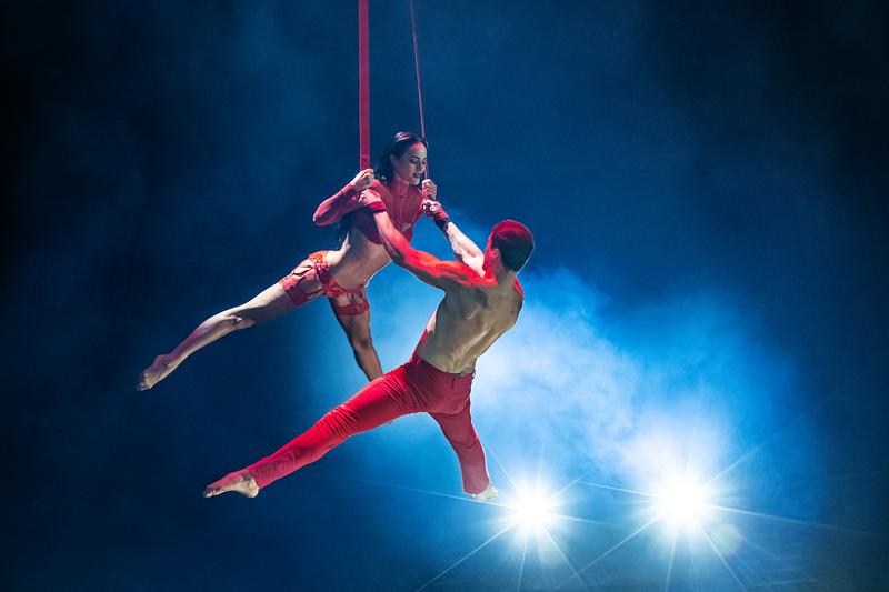 The duo Desire, specialized in aerial straps, will participate in the 13th edition of the Festival