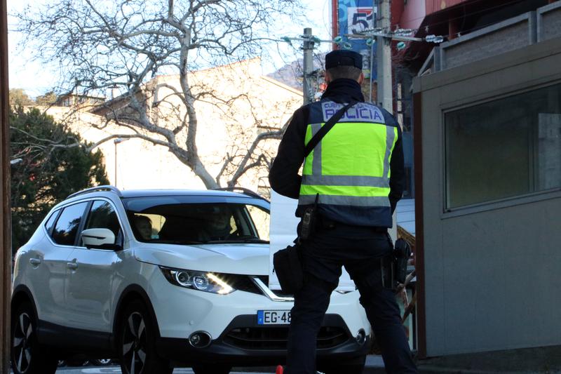 A Spanish police officer