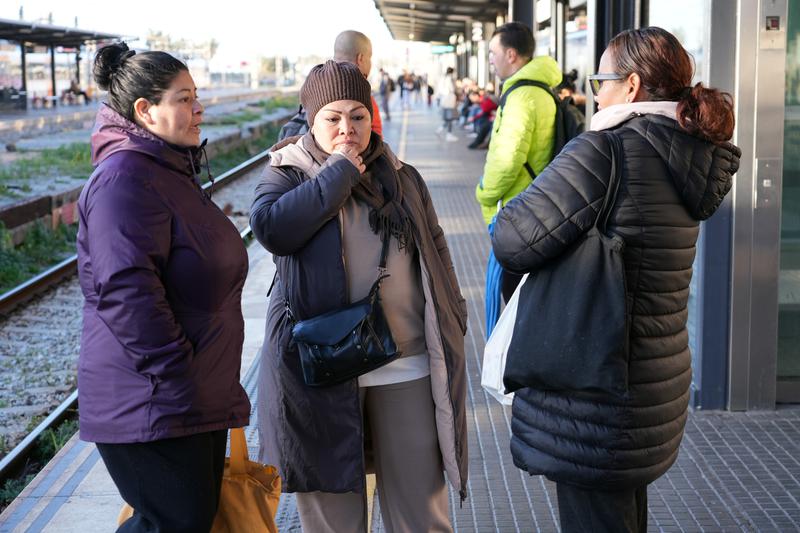 Nervis i resignació entre els usuaris de Rodalies a Mataró: “No hauríem d’anar a la feina. Però ens exigeixen anar-hi”