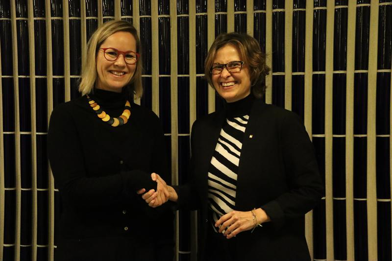 Finnish social affairs minister, Hanna Sarkkinen, and Catalan foreign minister, Meritxell Serret, after their bilateral meeting at the Finnish social security agency