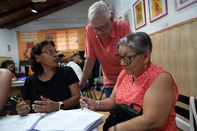 A ‘Xerrem junts’ Catalan conversational class in Barcelona