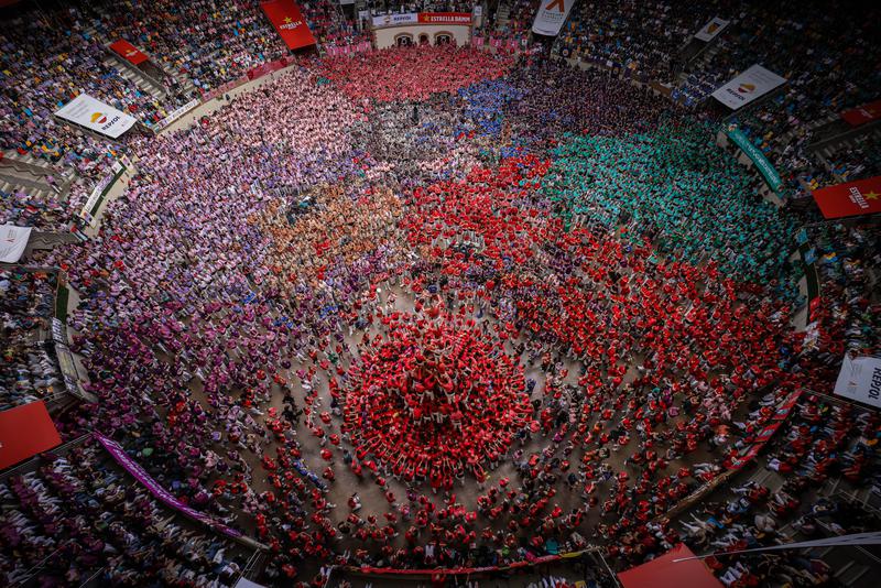 Joves Xiquets de Valls performing at the 29th human tower contest