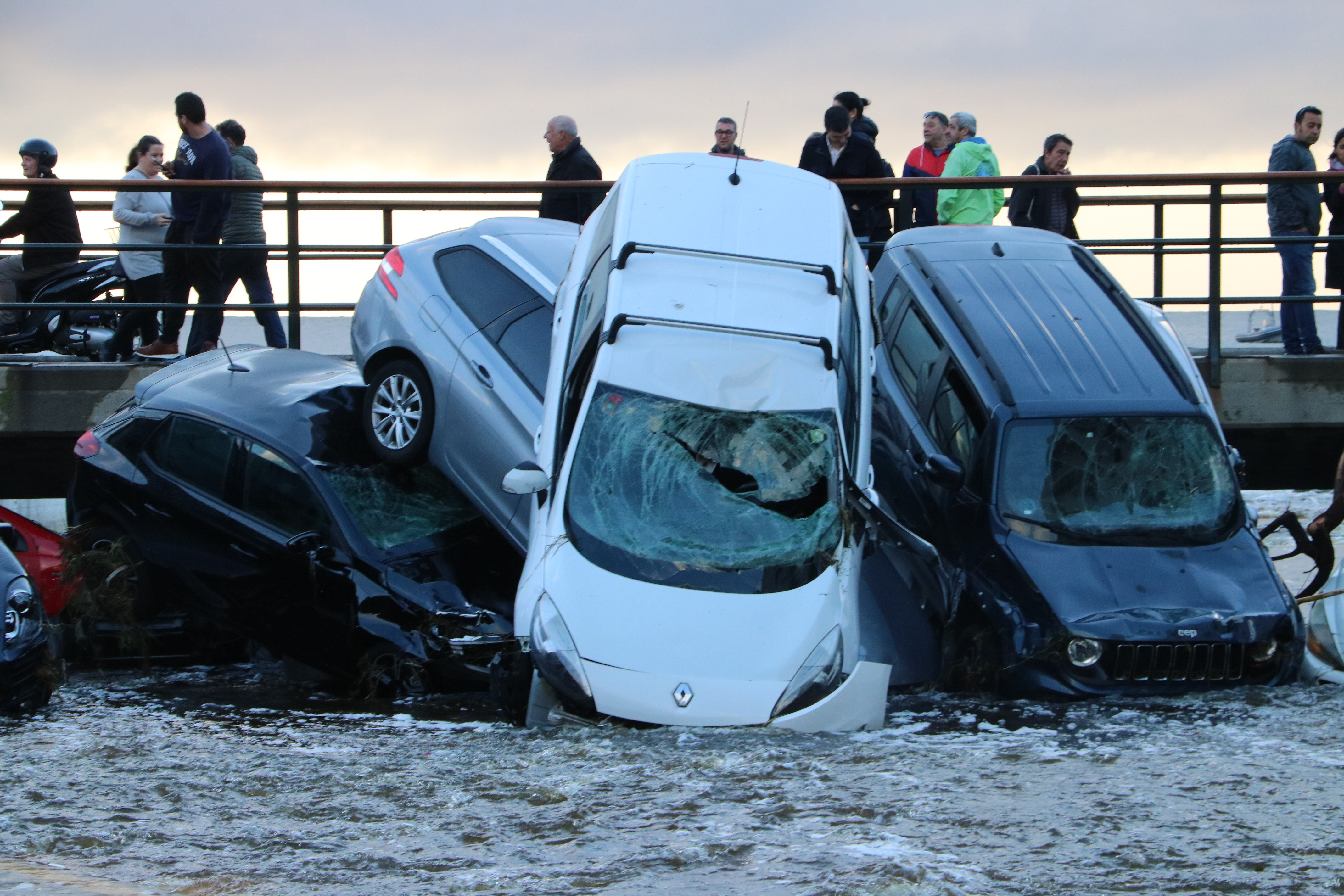 Dozens of cars carried away due to flooding in Cadaqués on November 8, 2024