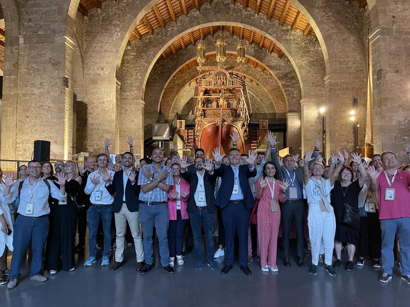 Family photo at Barcelona International Community Day presentation